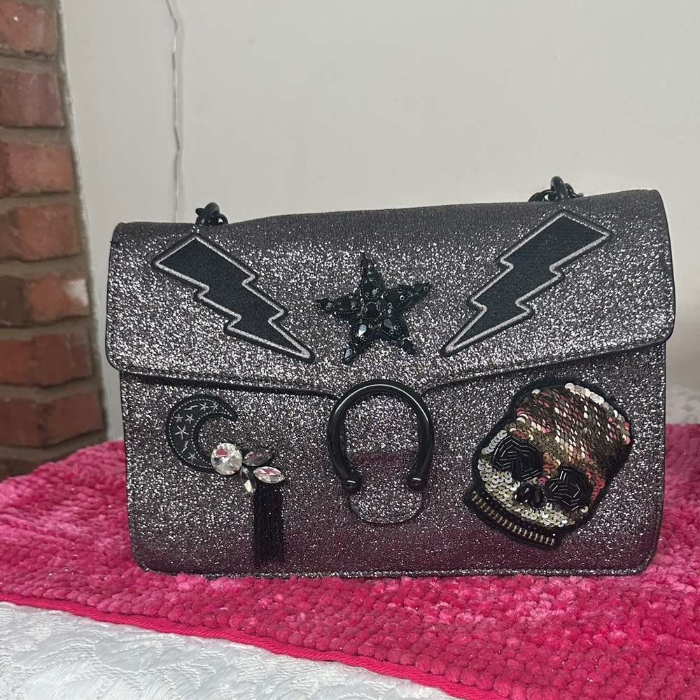 Steve Madden Balley Pewter shoulder bag.
